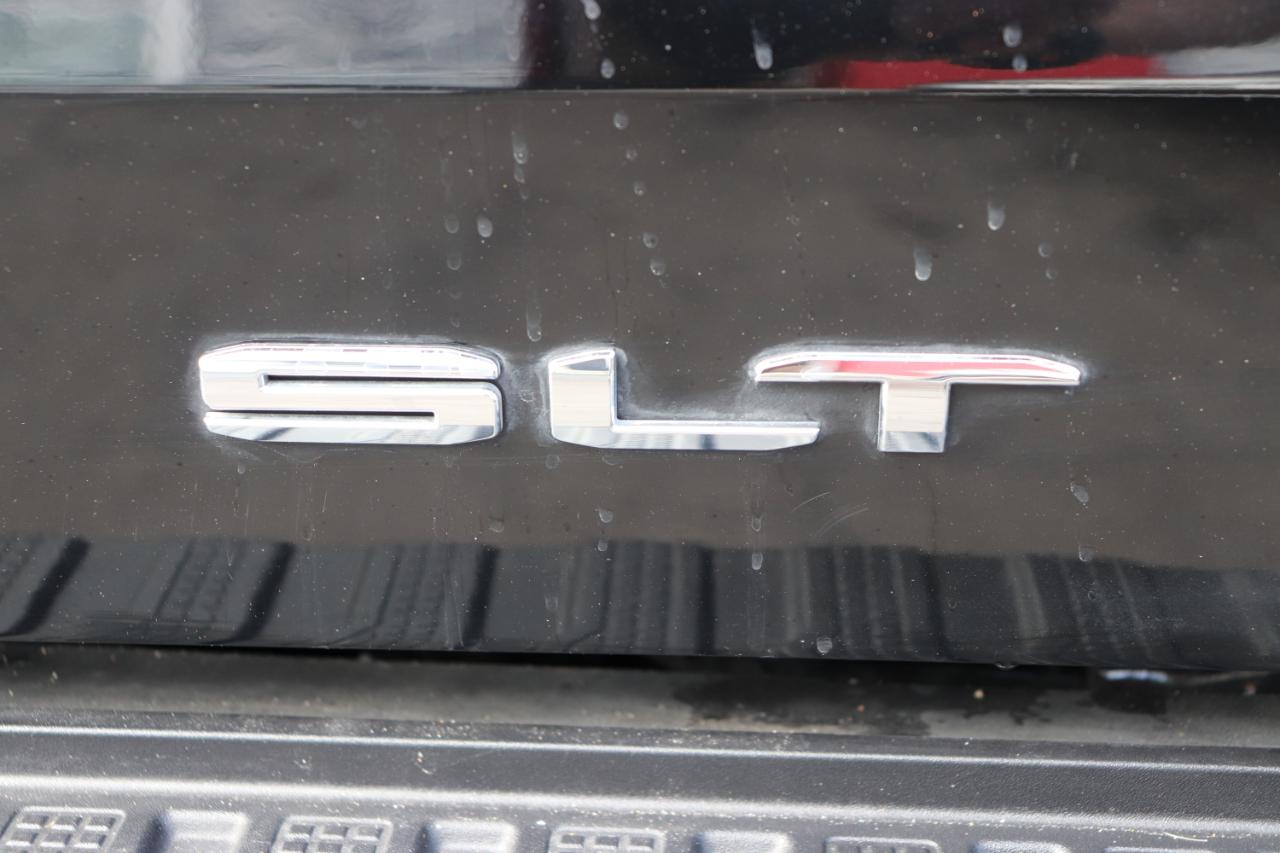 GMC Sierra 1500 4WD Crew Cab 147" SLT 2026