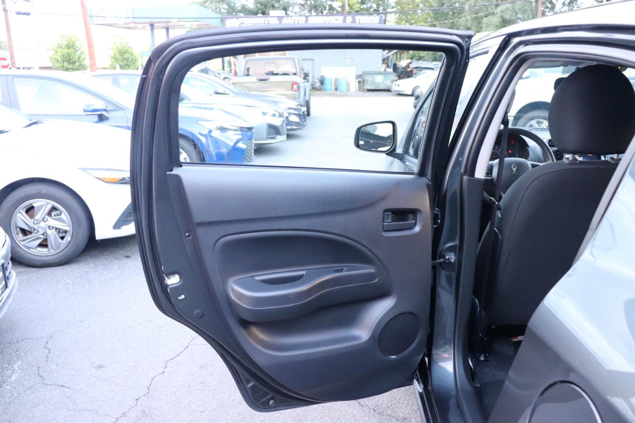 Mitsubishi Mirage ES CVT 2024