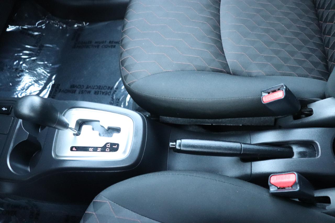 Mitsubishi Mirage ES CVT 2024