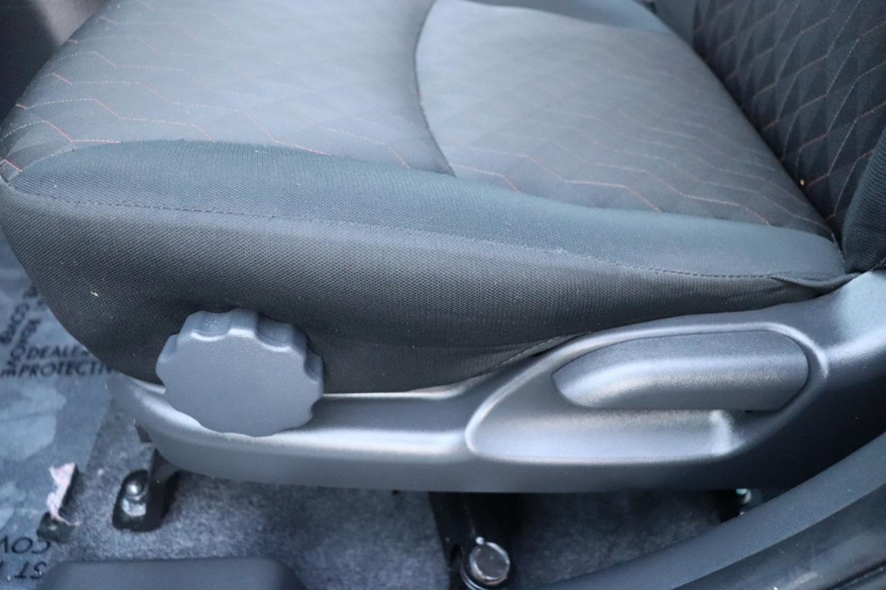 Mitsubishi Mirage ES CVT 2024