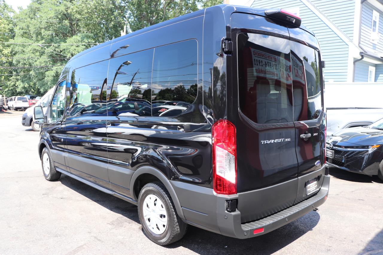 Ford Transit Passenger Wagon T-350 148" Med Roof XLT RWD 2025