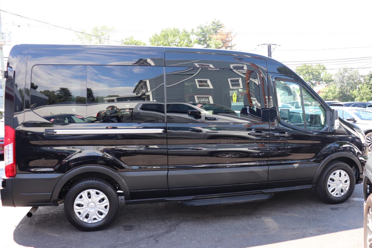 Ford Transit Passenger Wagon T-350 148" Med Roof XLT RWD 2025