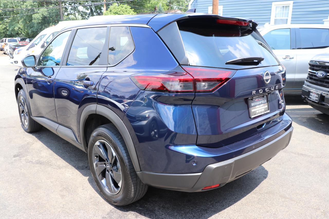 Nissan Rogue AWD SV *Ltd Avail* 2026