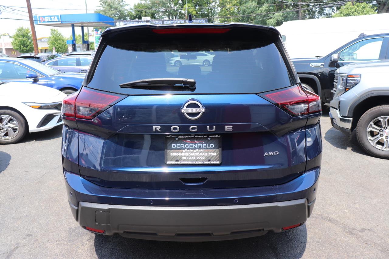Nissan Rogue AWD SV *Ltd Avail* 2026