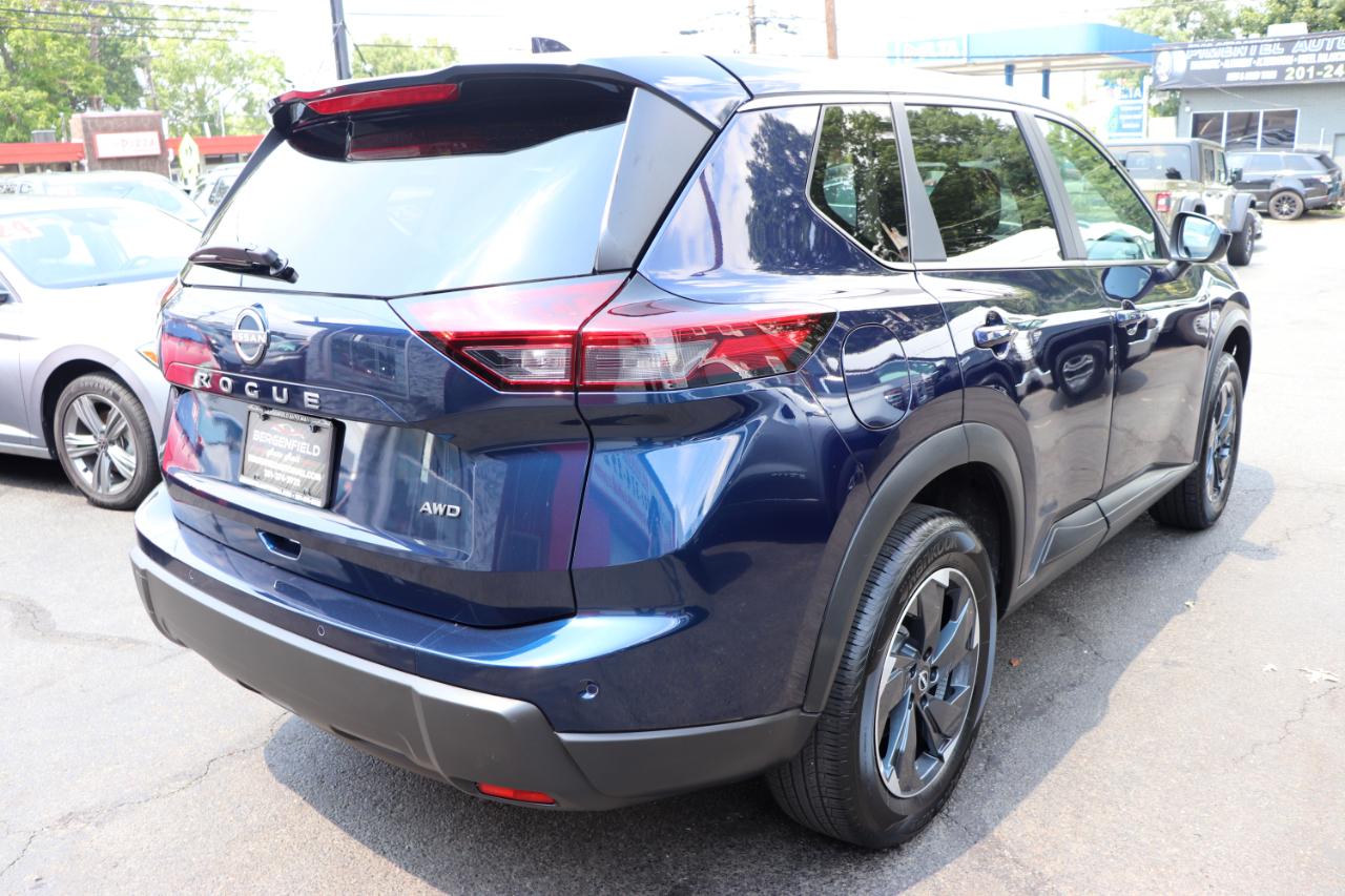 Nissan Rogue AWD SV *Ltd Avail* 2026