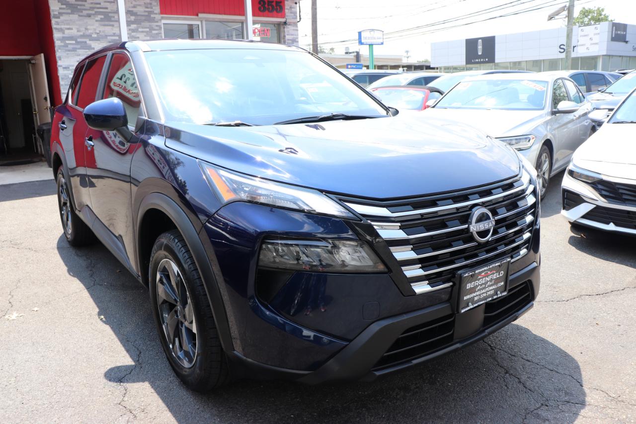 Nissan Rogue AWD SV *Ltd Avail* 2026