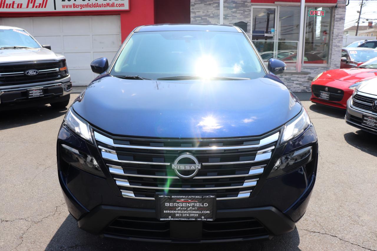 Nissan Rogue AWD SV *Ltd Avail* 2026