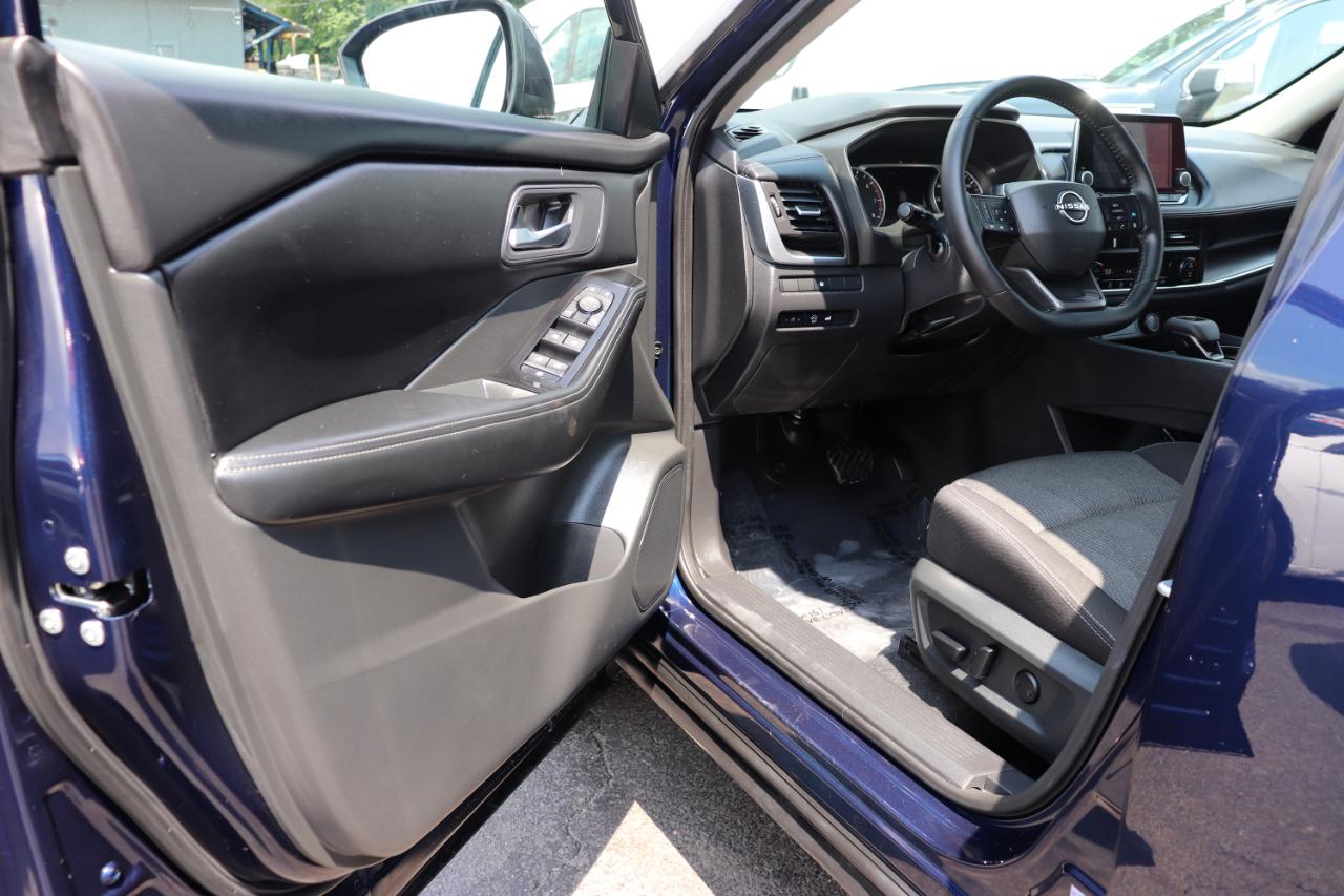 Nissan Rogue AWD SV *Ltd Avail* 2026