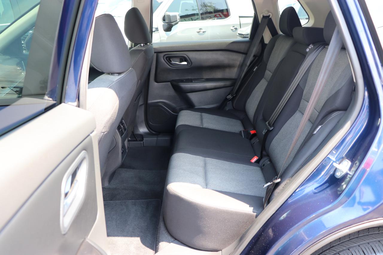 Nissan Rogue AWD SV *Ltd Avail* 2026