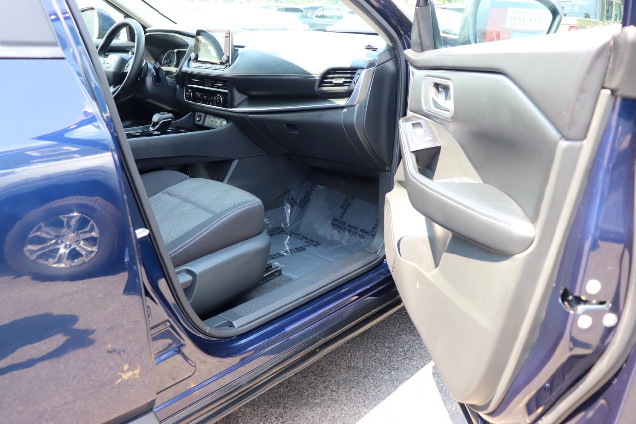 Nissan Rogue AWD SV *Ltd Avail* 2026