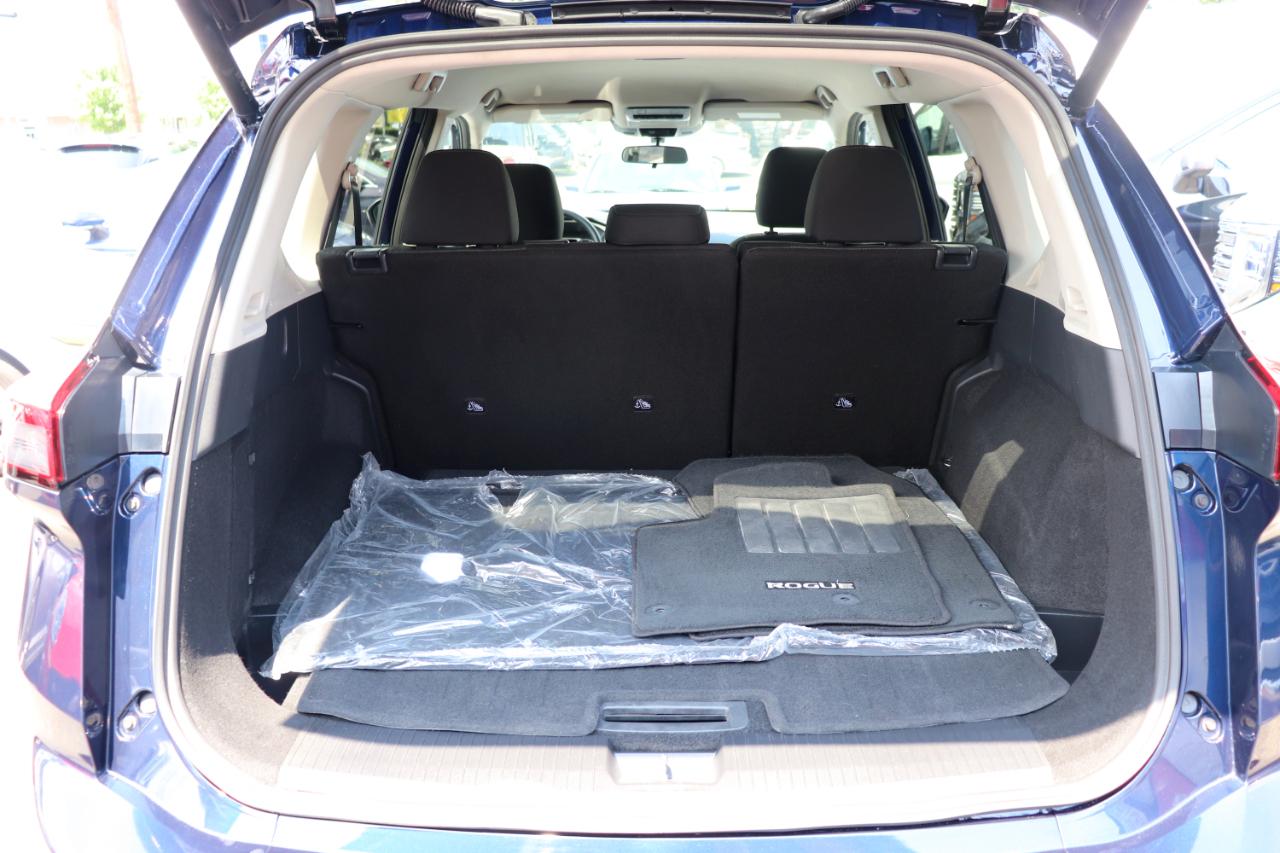 Nissan Rogue AWD SV *Ltd Avail* 2026