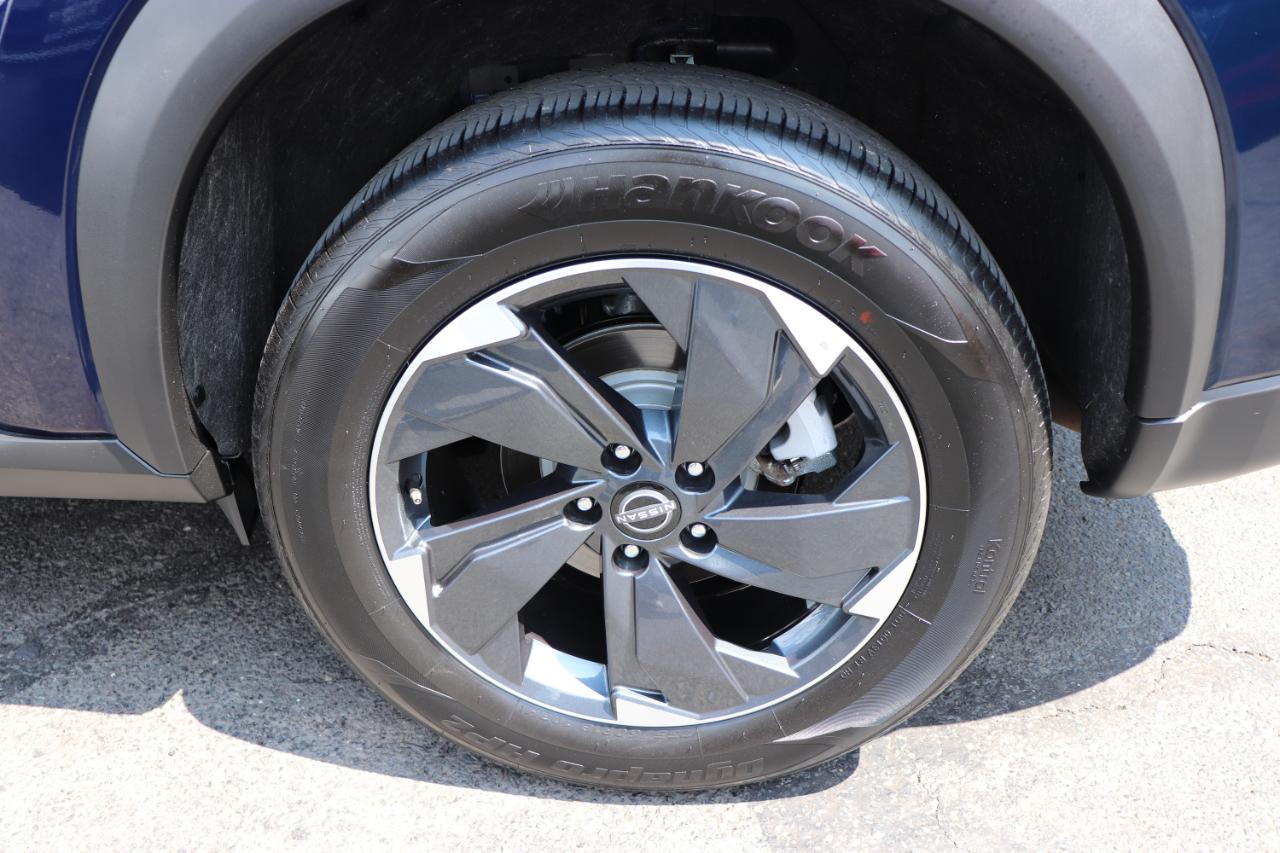 Nissan Rogue AWD SV *Ltd Avail* 2026