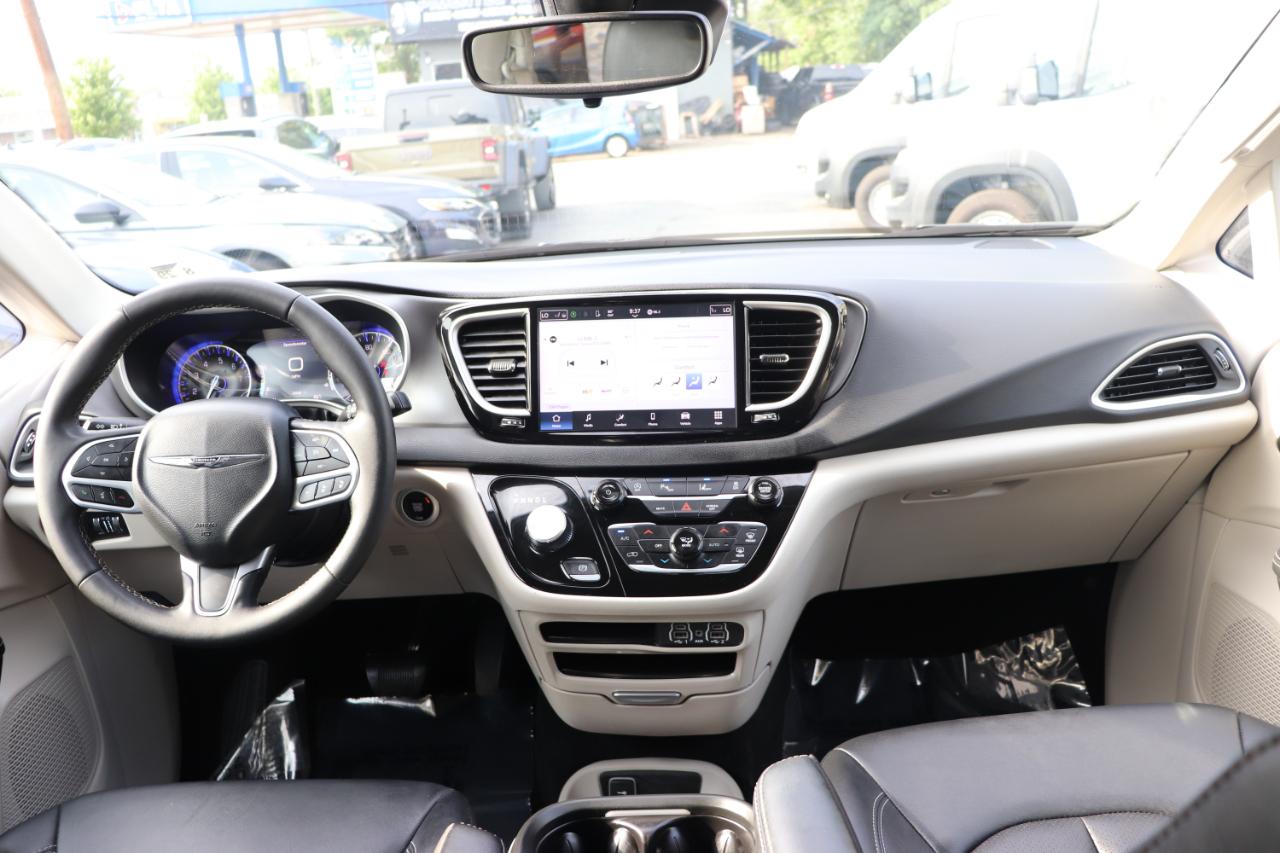 Chrysler Pacifica Touring L FWD 2024