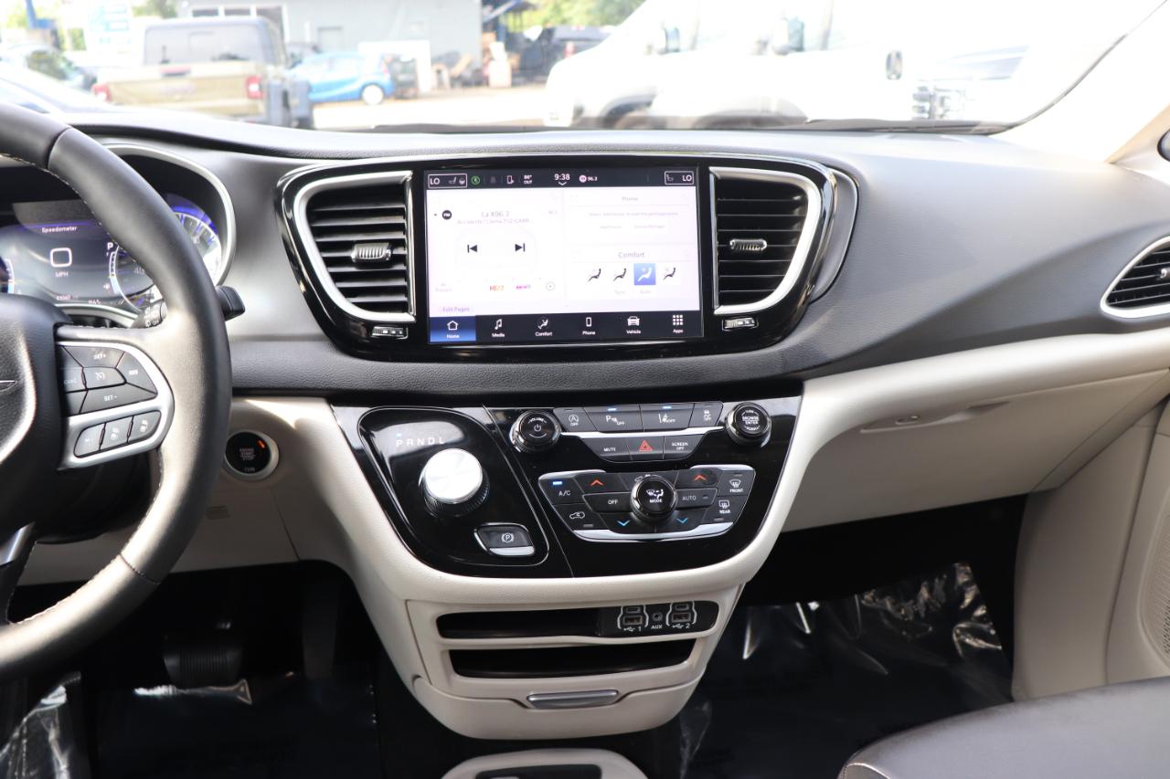Chrysler Pacifica Touring L FWD 2024