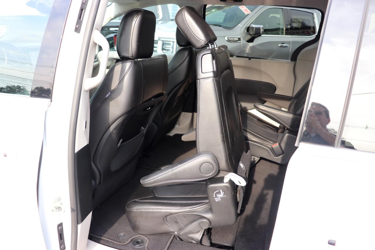 Chrysler Pacifica Touring L FWD 2024