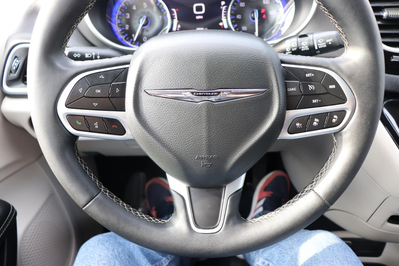 Chrysler Pacifica Touring L FWD 2024