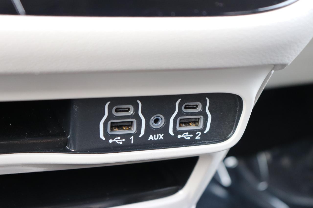 Chrysler Pacifica Touring L FWD 2024