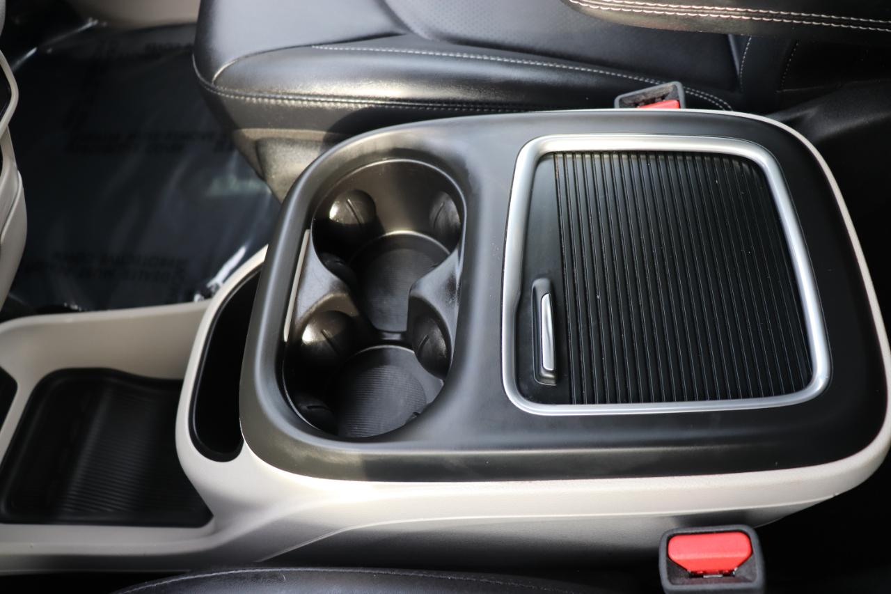 Chrysler Pacifica Touring L FWD 2024
