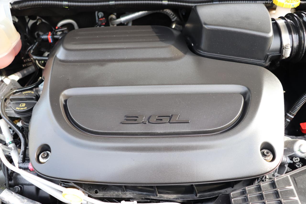 Chrysler Pacifica Touring L FWD 2024