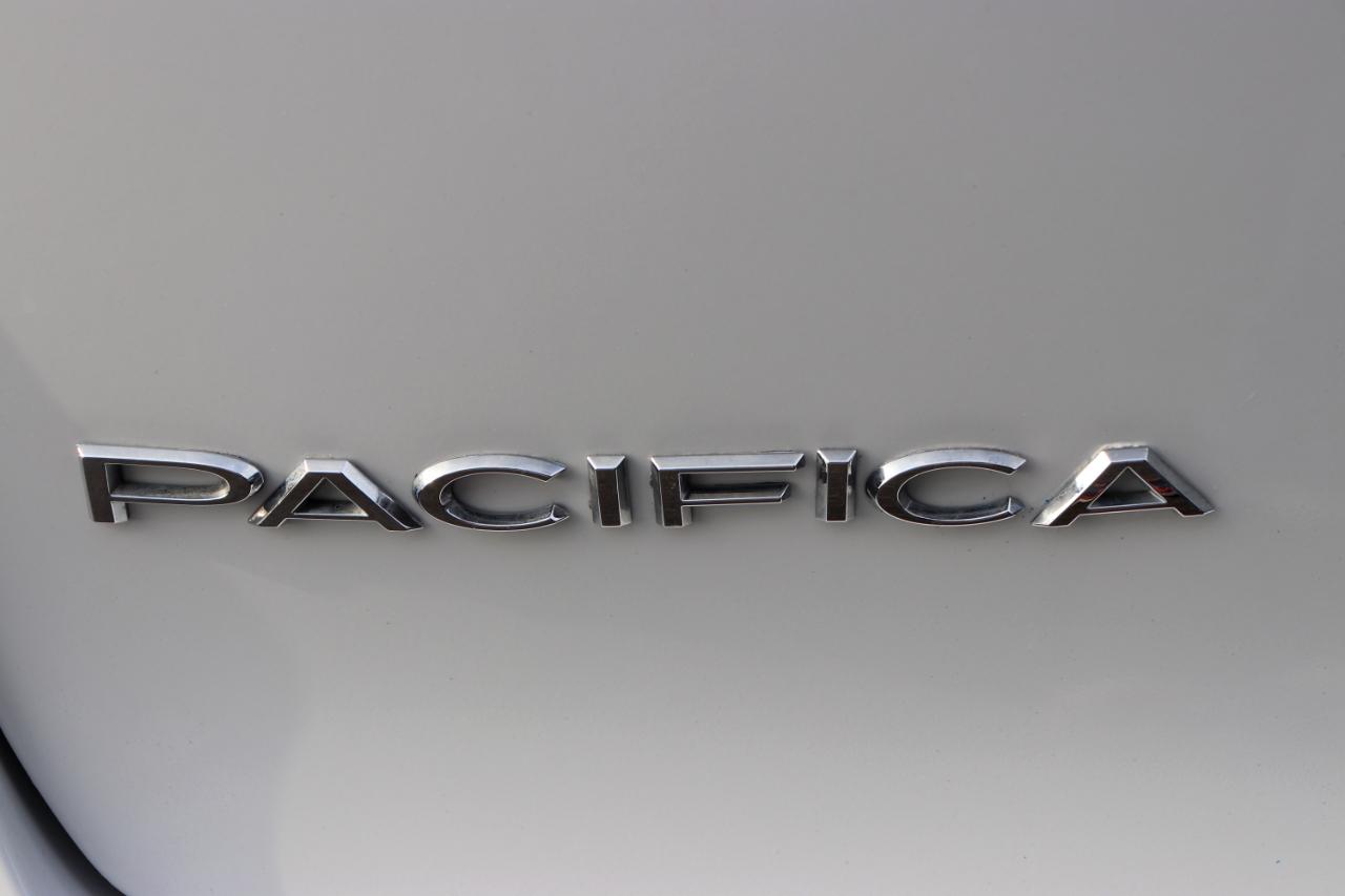 Chrysler Pacifica Touring L FWD 2024