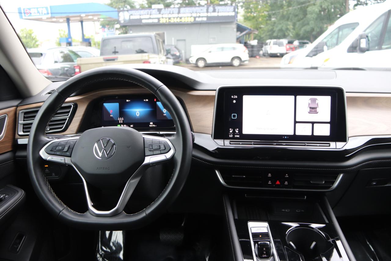 Volkswagen Atlas 2.0T SE w/Technology FWD 2025