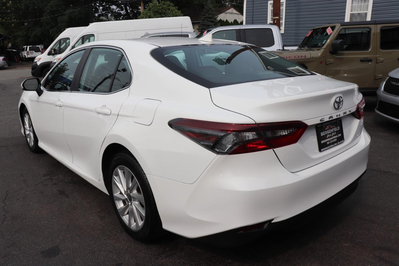 Toyota Camry LE Auto (Natl) 2024