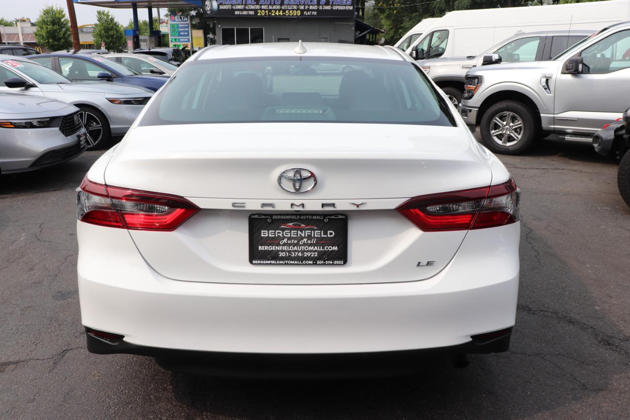 Toyota Camry LE Auto (Natl) 2024