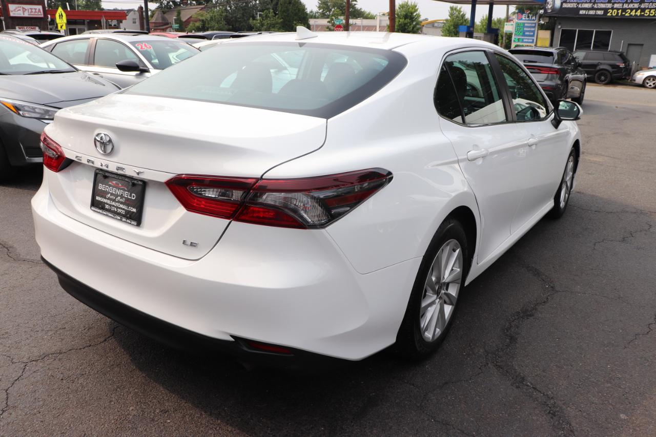 Toyota Camry LE Auto (Natl) 2024