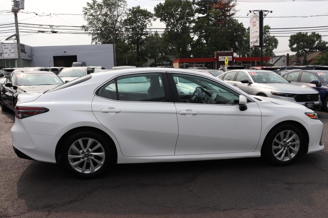 Toyota Camry LE Auto (Natl) 2024