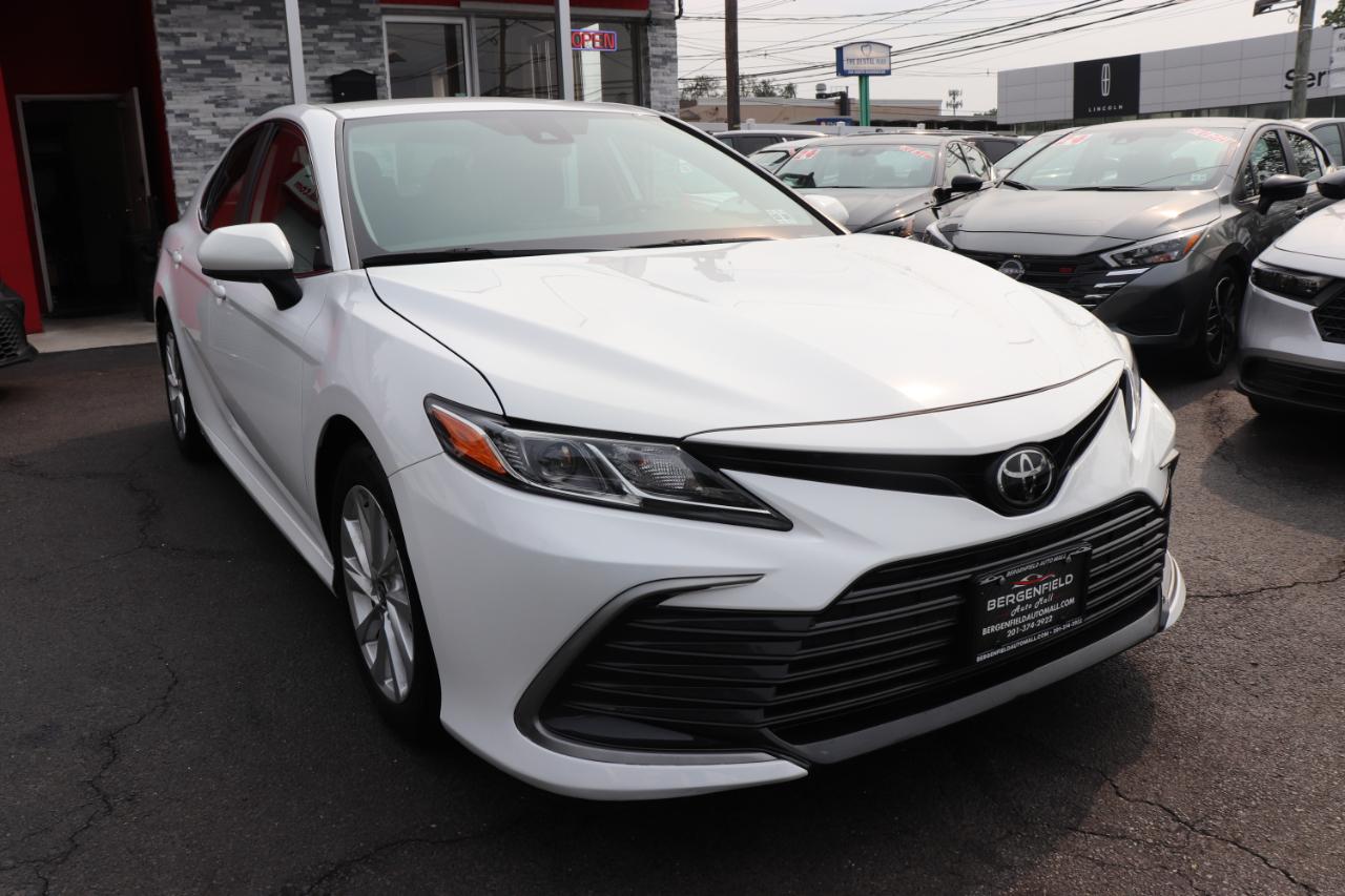 Toyota Camry LE Auto (Natl) 2024