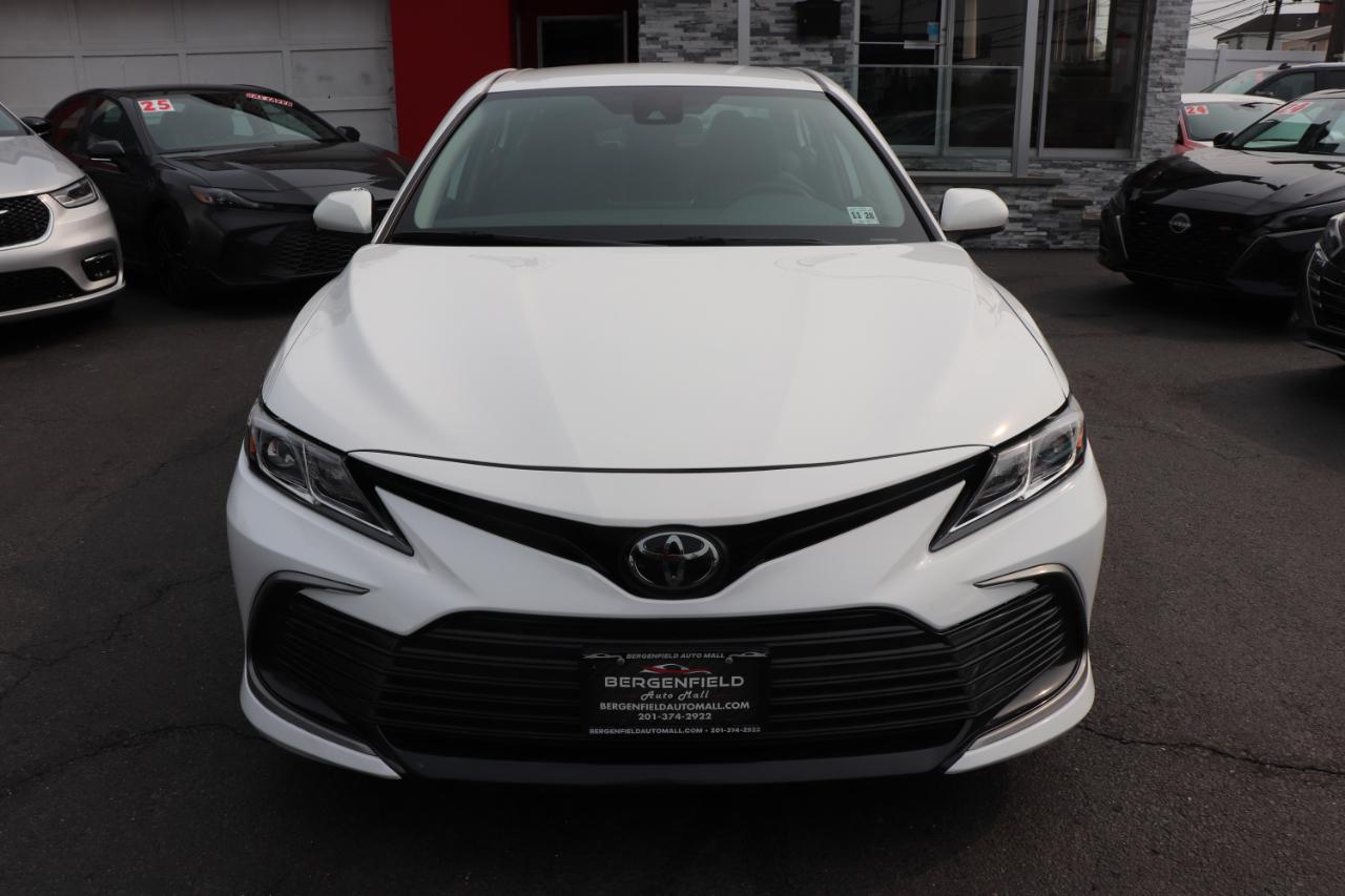 Toyota Camry LE Auto (Natl) 2024