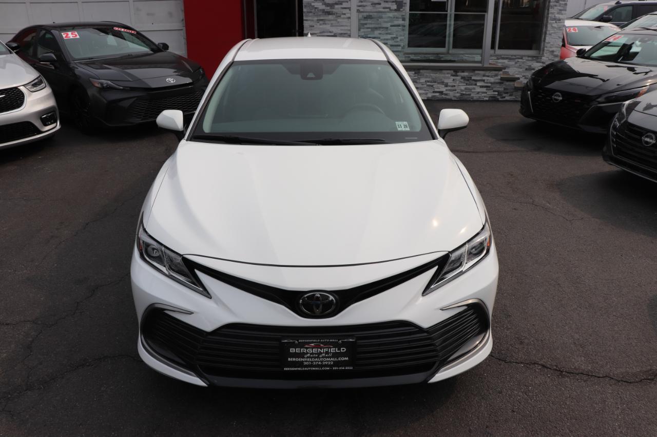 Toyota Camry LE Auto (Natl) 2024