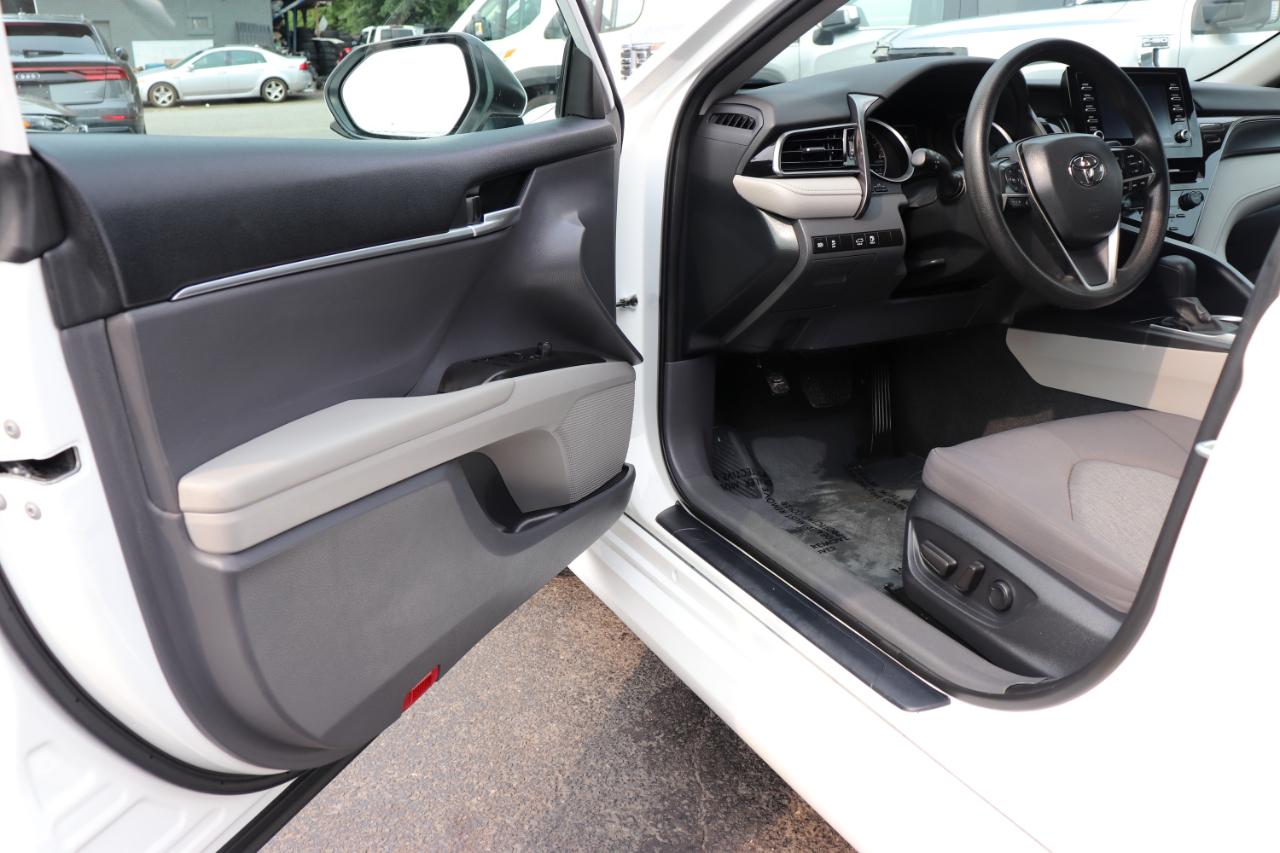 Toyota Camry LE Auto (Natl) 2024