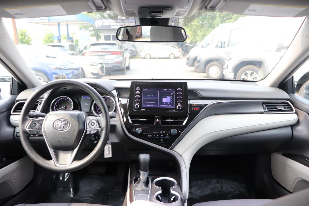 Toyota Camry LE Auto (Natl) 2024