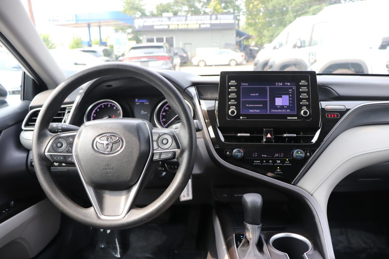 Toyota Camry LE Auto (Natl) 2024