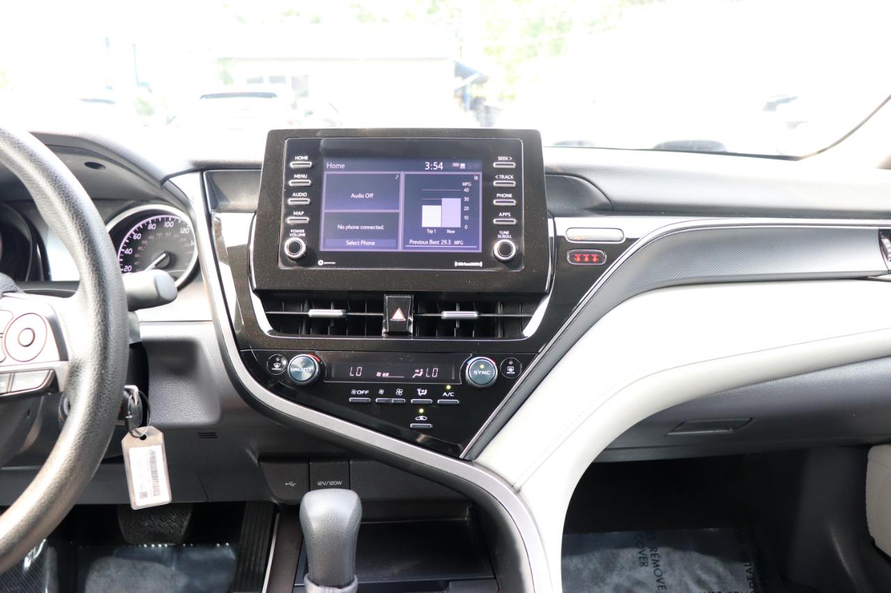 Toyota Camry LE Auto (Natl) 2024