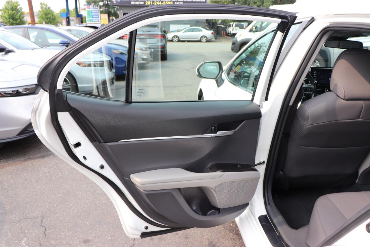 Toyota Camry LE Auto (Natl) 2024