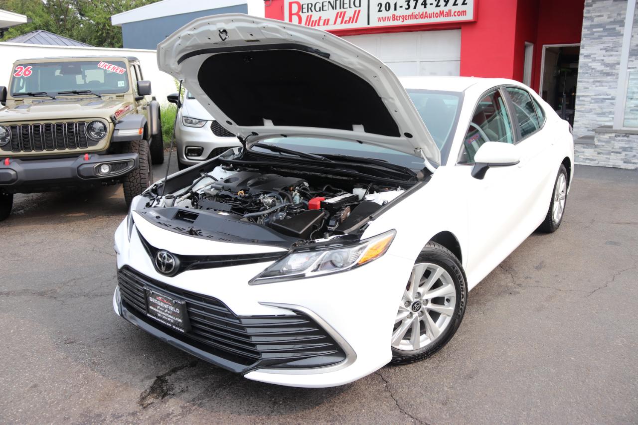 Toyota Camry LE Auto (Natl) 2024