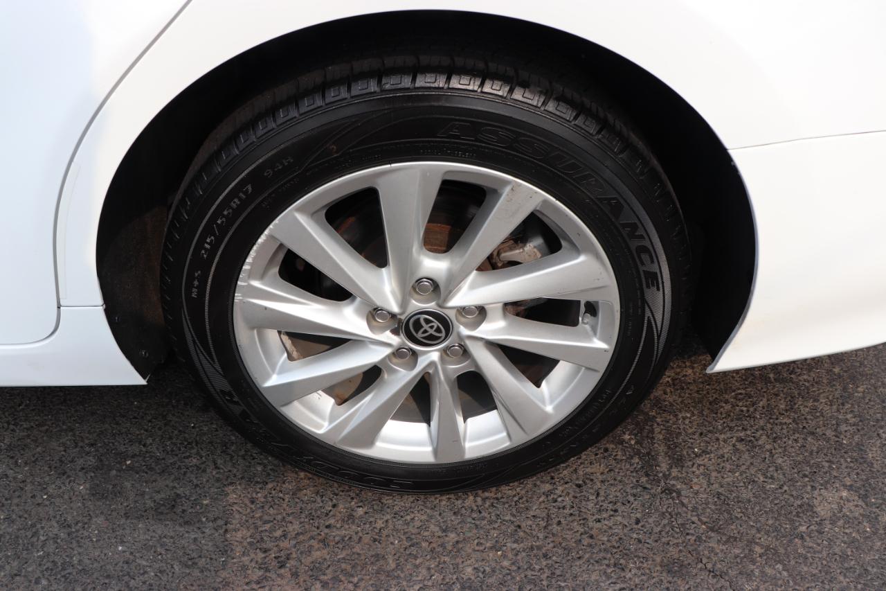 Toyota Camry LE Auto (Natl) 2024