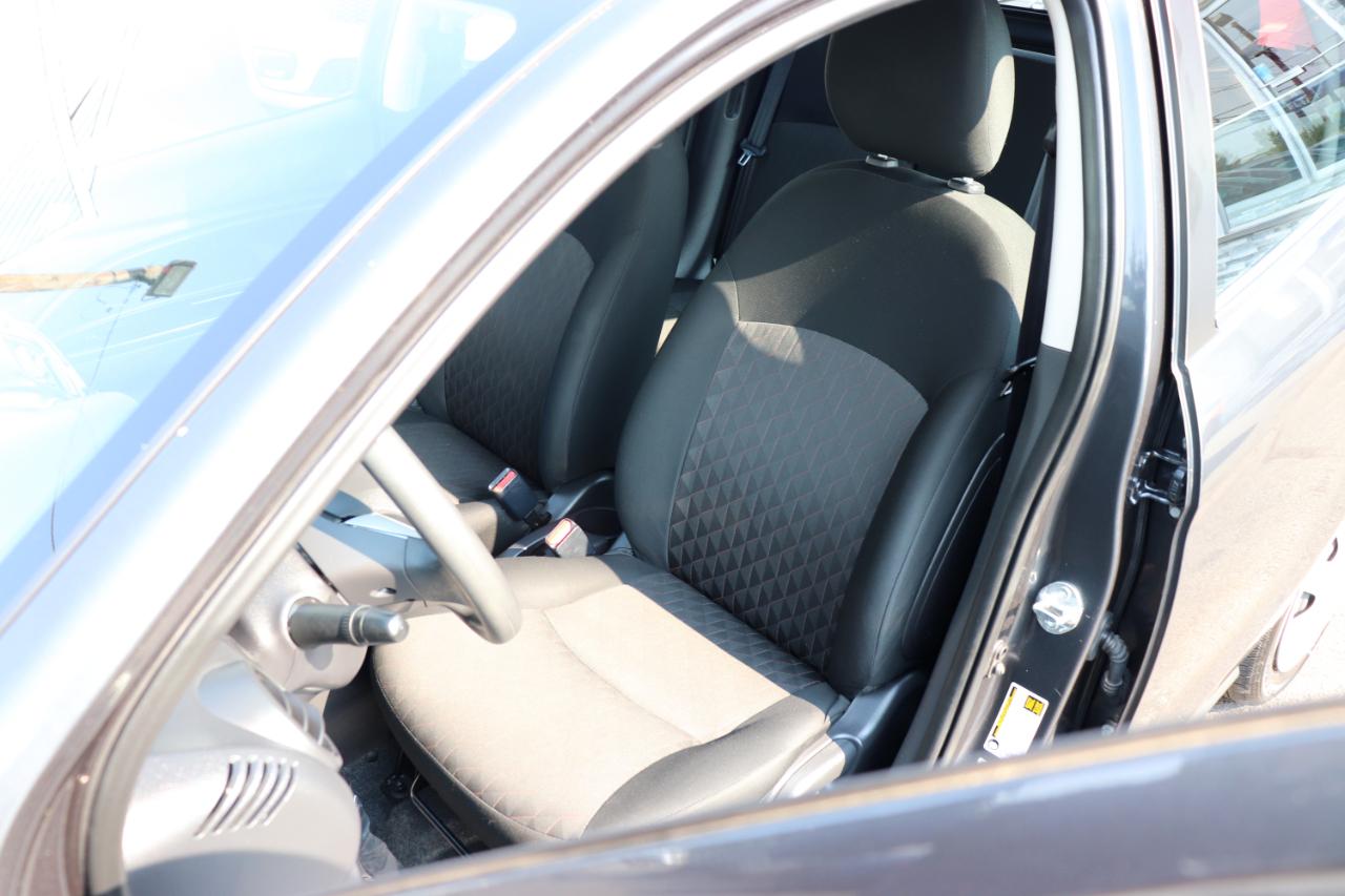Mitsubishi Mirage ES CVT 2024