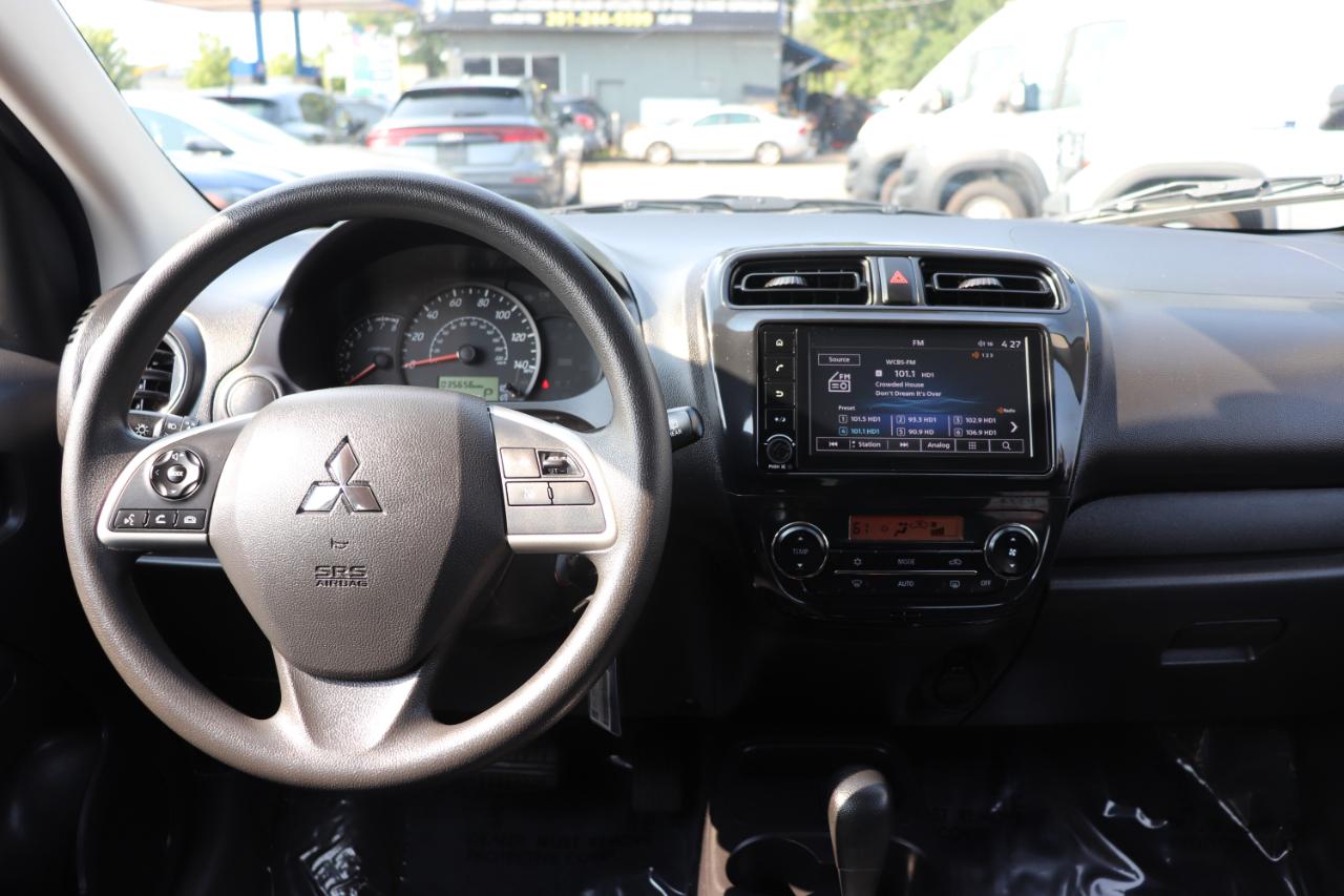 Mitsubishi Mirage ES CVT 2024