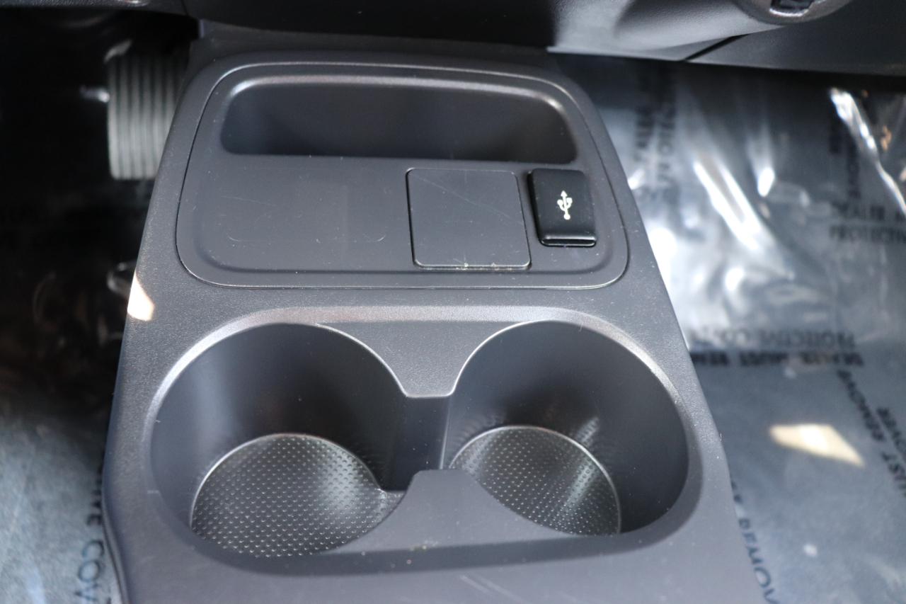 Mitsubishi Mirage ES CVT 2024