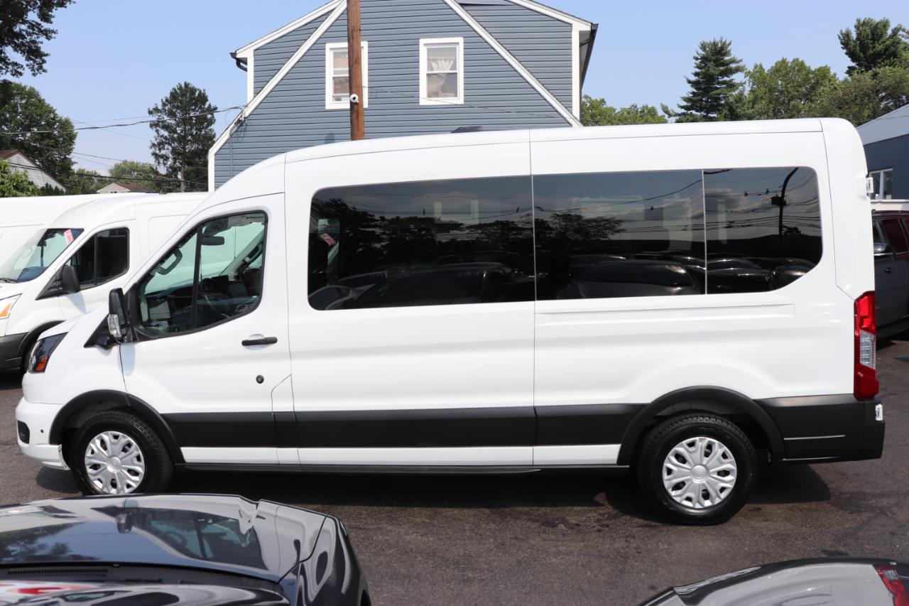 Ford Transit Passenger Wagon T-350 148" Med Roof XLT RWD 2026