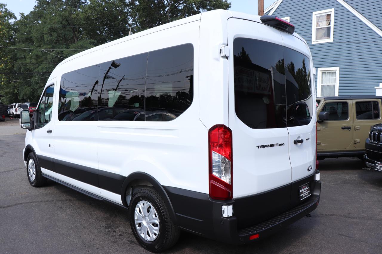 Ford Transit Passenger Wagon T-350 148" Med Roof XLT RWD 2026