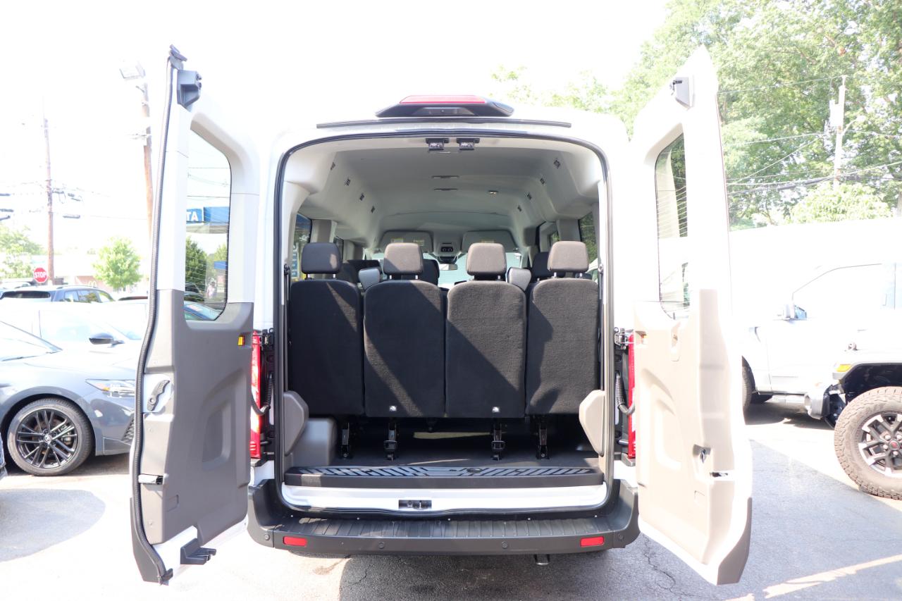 Ford Transit Passenger Wagon T-350 148" Med Roof XLT RWD 2026