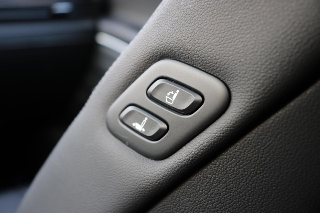 Genesis GV80 2.5T Standard AWD 2025