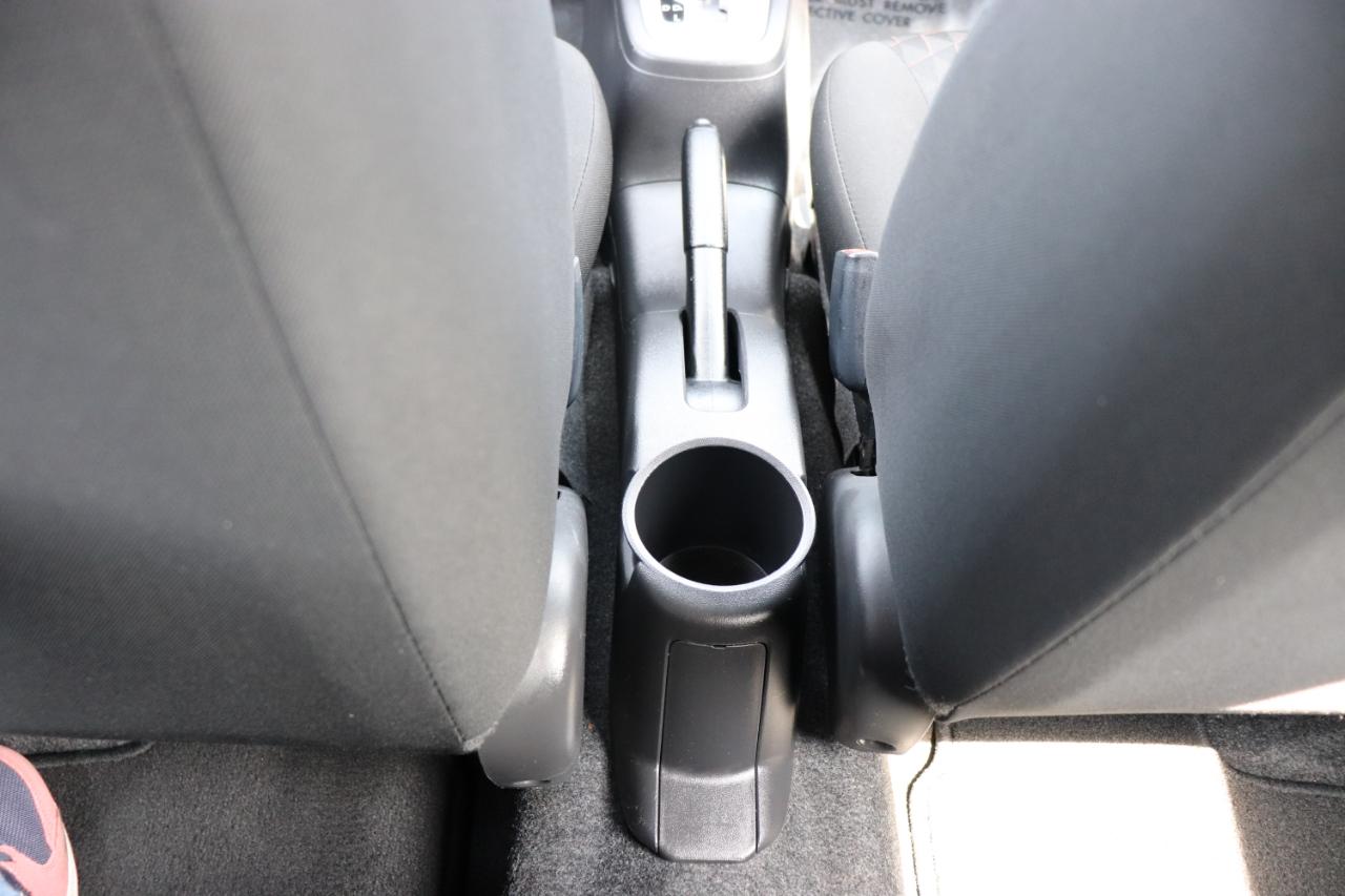 Mitsubishi Mirage ES CVT 2024