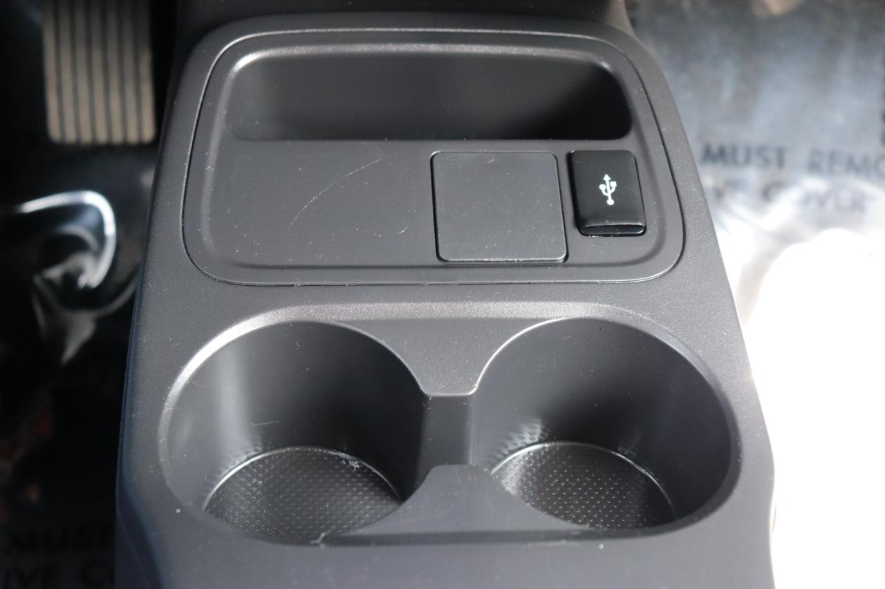 Mitsubishi Mirage ES CVT 2024