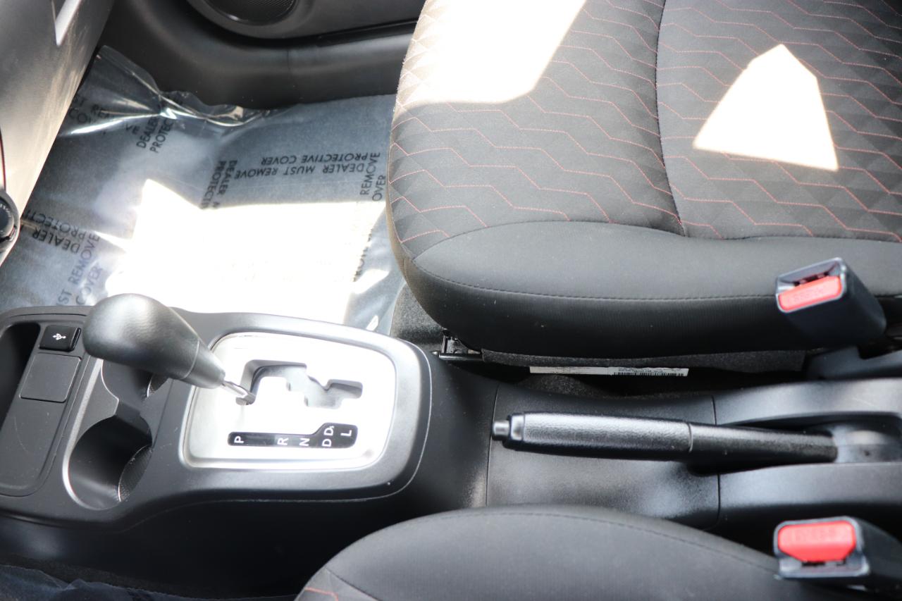 Mitsubishi Mirage ES CVT 2024