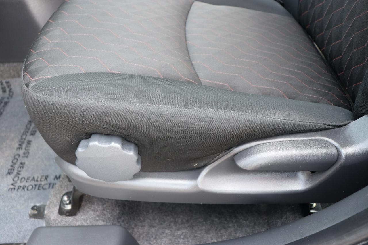 Mitsubishi Mirage ES CVT 2024